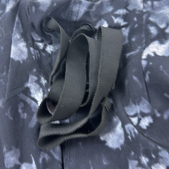 Lululemon Spring Break Away Short II Dusk Dye White Black / Black - Picture 2 of 6